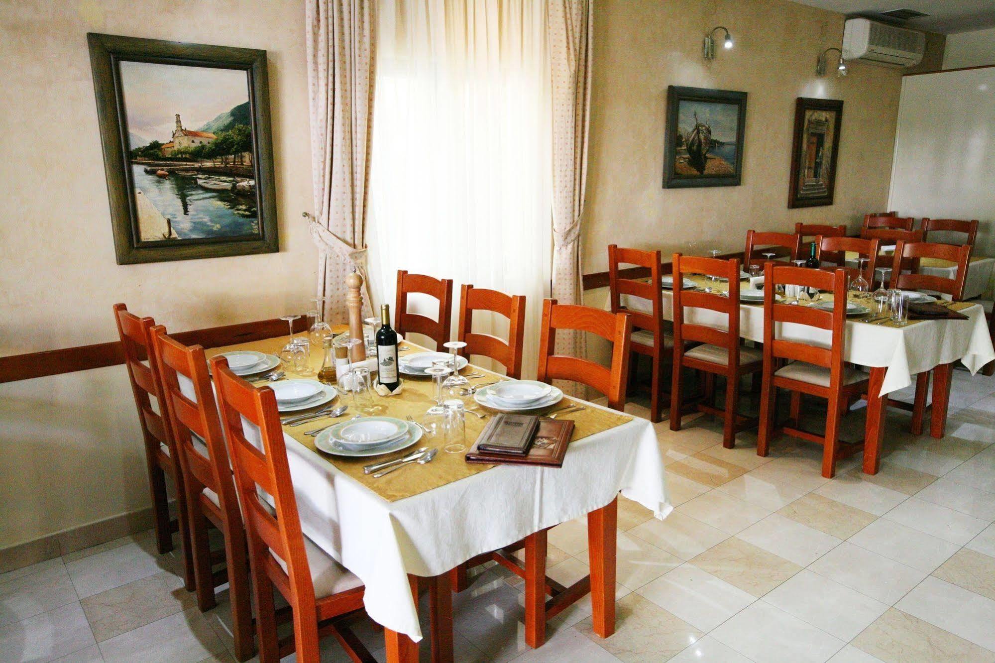 Boutique Hotel Villa Royal Тиват Экстерьер фото